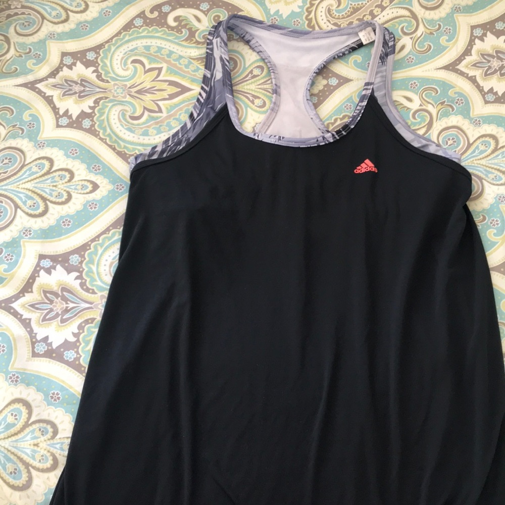 Women’s large adidas workout tank w built in bra